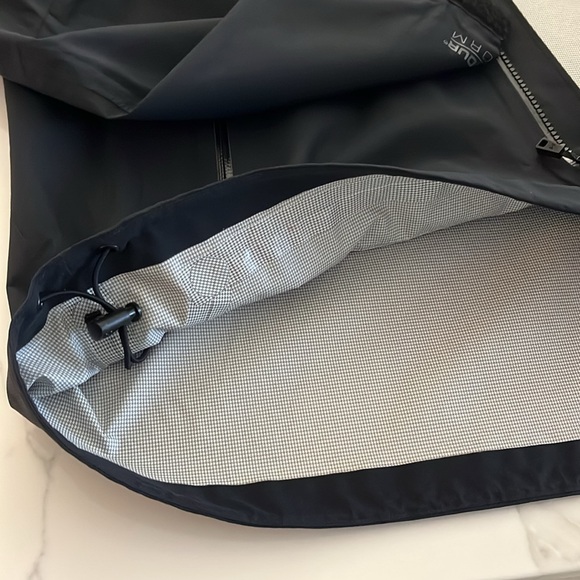 Under Armour Storm Lightweight Women's Jacket- size medium - Picture 8 of 12